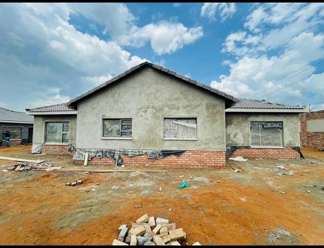 3 BEDROOM SIMPLEX FOR SALE IN WATERVAL EAST